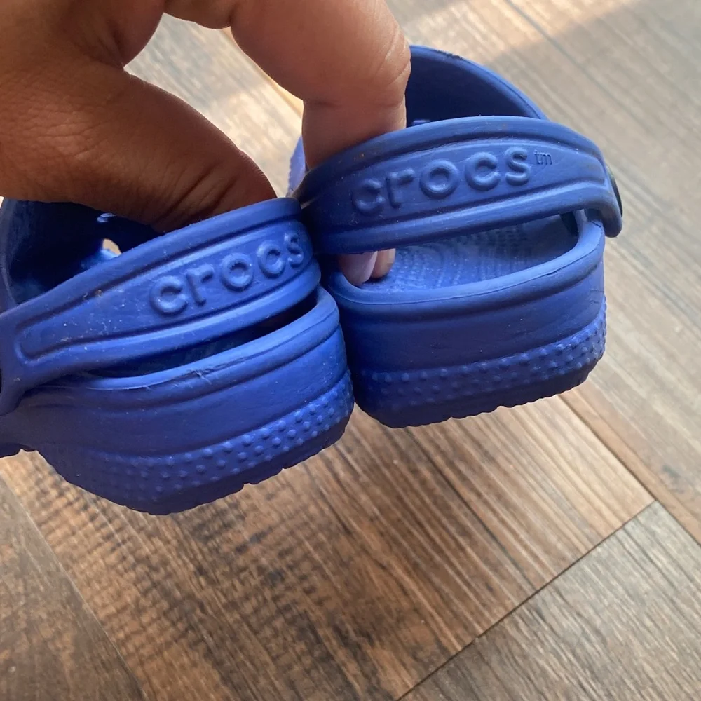 Bundle Nike and Crocs Kids' Blue Clogs and White Sneakers - Picture 11 of 16